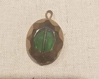 Vintage Green Glass Pendant, Gold Toned, Oval Pendants,  Costume Jewelry, Art Deco Style,  Green Glass Jewelry, Old Fashioned Pendants