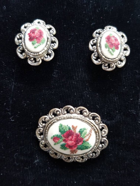 Vintage Petit Point Rose Brooche And Clip On Earr… - image 1