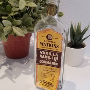 Vintage Watkins Vanilla And Coumarin Glass Bottle, Vintage Collectible Bottles, Extract Flavor Bottles, Old Advertising, Vtg Kitchen Decor