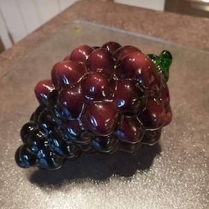 Vintage Art Glass Purple Grapes, Murano Style Purple Grapes, Art Glass Fruit, Decorative Glass Fruit, Blown Glass Fruit, Kitchen Fruit Decor