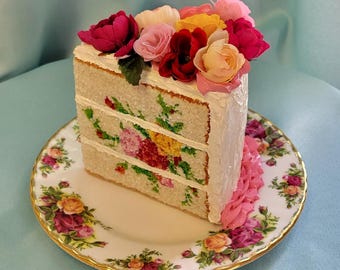 Roses embroidered cake sculpture