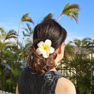 Double Plumeria Hair Clip, Tropical Hair Clip, Bride Headpiece, Wedding Hair Flower, Bridal Headpiece, Beach , Fascinator, Hawaiian, White image 10