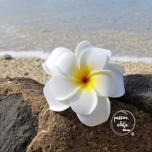 Double Plumeria Hair Clip, Tropical Hair Clip, Bride Headpiece, Wedding Hair Flower, Bridal Headpiece, Beach , Fascinator, Hawaiian, White image 8