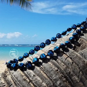 Hawaiian Kukui Nut Lei with Hand-Painted Sea Turtle, Hula Accessory, Beaded Necklace, Polynesian, Graduation Leis, Wedding Lei, Gifts, Blue