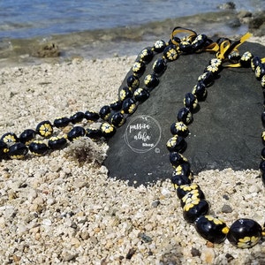 Hawaiian Kukui Nut Lei, Hawaiian Necklace, Hand-Painted Hibiscus Lei, Hawaiian Lei, Hawaiian Jewelry, Beaded Necklace Party Lei Wedding Lei