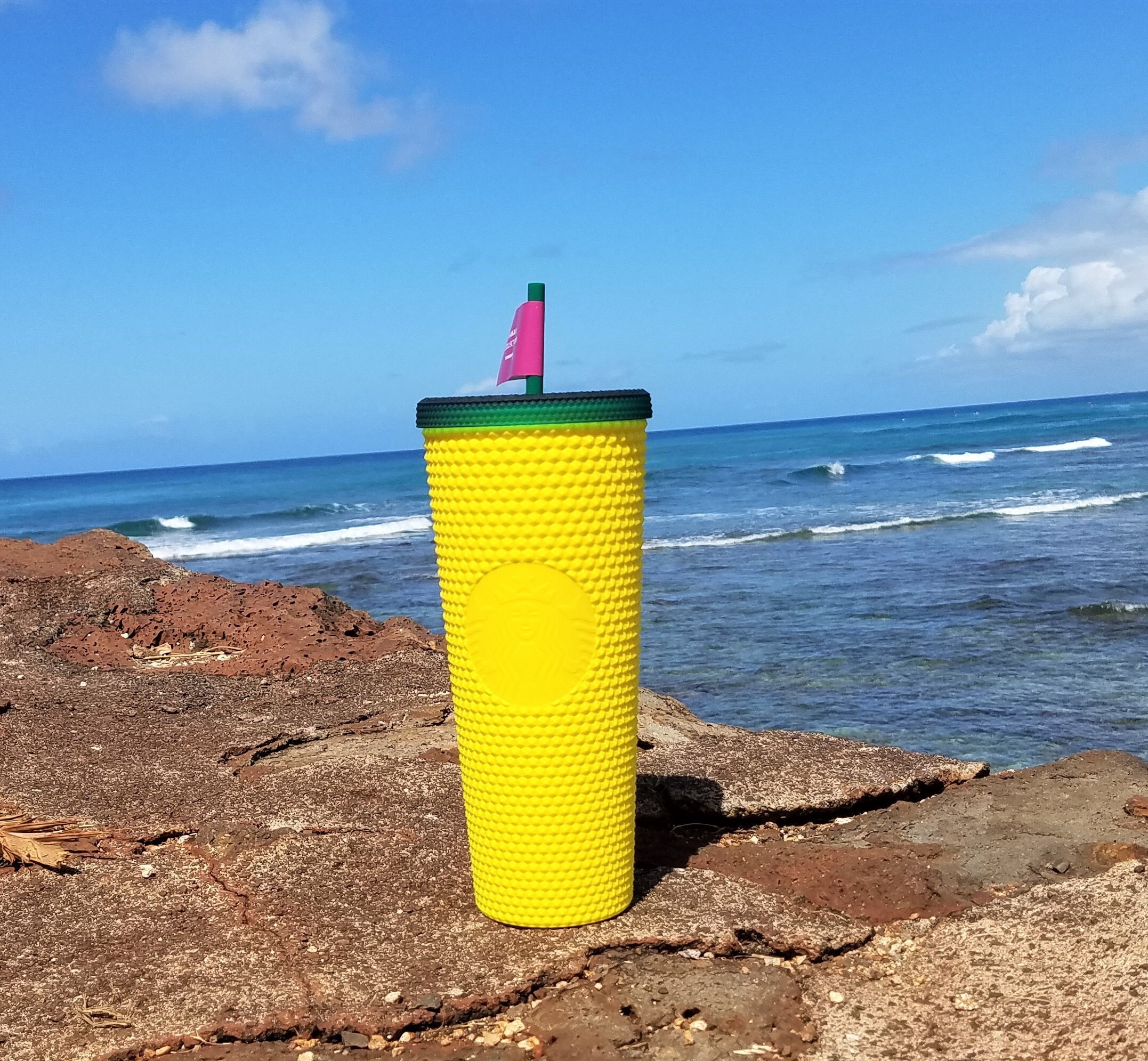 You Can Get A Starbucks Tumbler Shaped Like A Pineapple In Hawaii