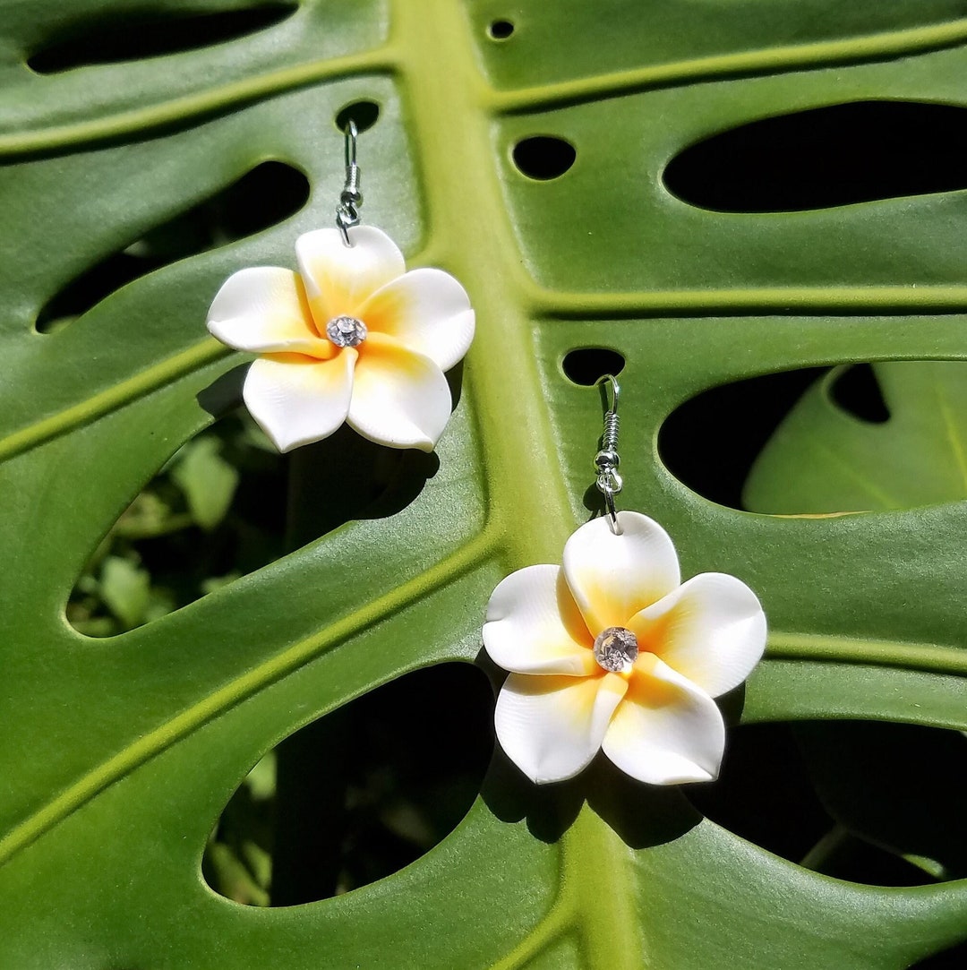 White Flower Earrings Plumeria Hawaiian Jewelry Tropical Flower Frangipani Flower Jewelry Plumeria Earrings Dangle Earrings Hawaii Etsy