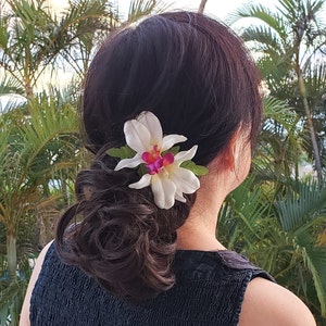 Double Orchid Hair Clip, Tropical Hair Clip, Hawaiian Flower, Fascinator, Silk Flower Hair Clip, Bridal Hair Clip, Beach Party, White