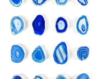 Blue Agate with Natural Edge – Custom Gemstone Phone Stand