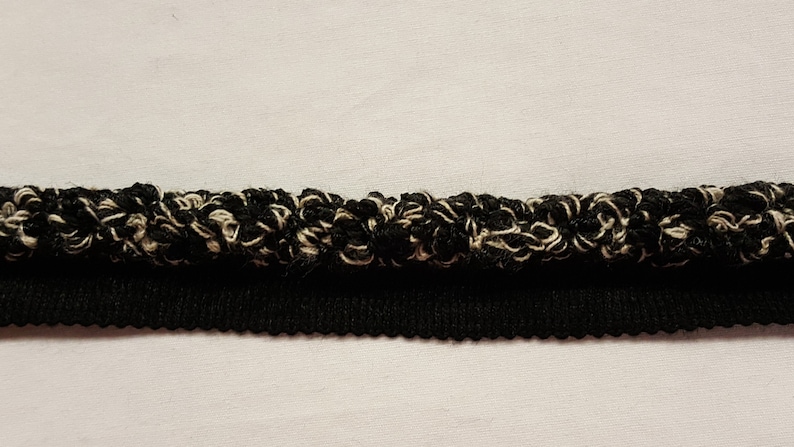 12 Black /& Oatmeal Decorative Cord With Lip