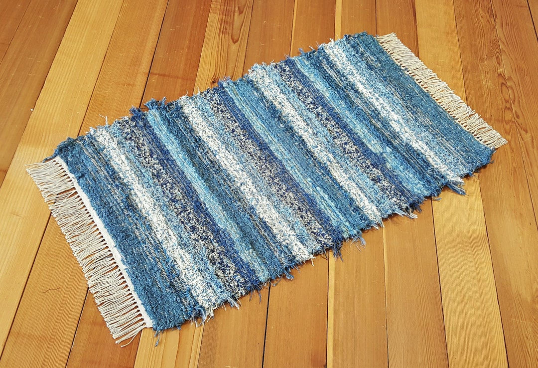 Light Blue Rag Rug Hand Woven Blue Rag Rug: Country Style Textured Area Rug (24