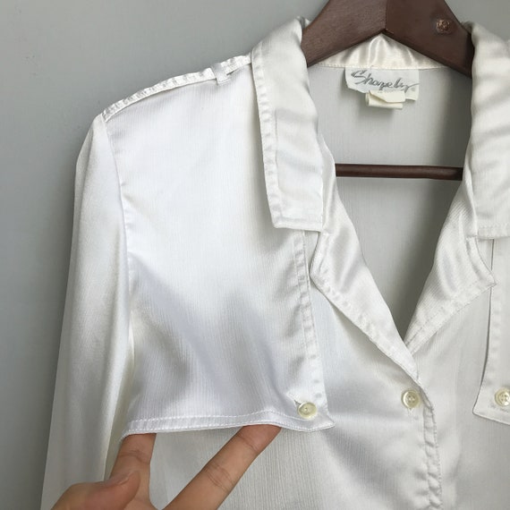 Vintage white satiny blouse - image 3