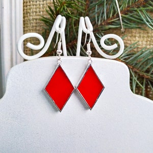 Orecchini rossi in vetro colorato orecchini del vestito della carta, orecchini a goccia di diamanti gioielli da poker, accessori regalo per giocatori di poker, orecchini divertenti vetro saldato