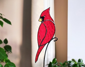 Stained glass red cardinal plant stake Flower pot decor cardinal, Floral support Bird suncatcher, Garden art, Stained glass bird lover gift