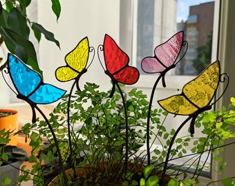 Butterfly stain glass plant stake, Suncatcher mom gift Pot decor, Garden accessory Window glass decor,Outdoor decoration Colored glass stake