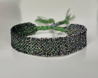 Woven bracelet with linen