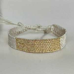 Gewebtes Armband mit Seide und Leinen