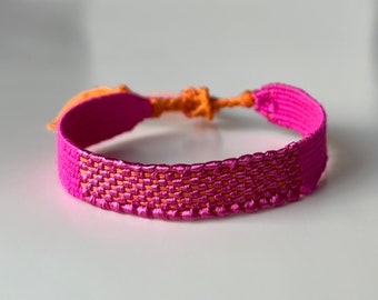 Woven minimalist bracelet with silk, raffia and linen