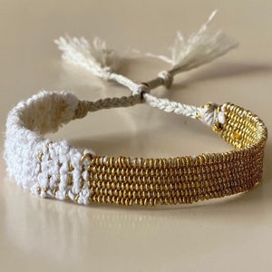 Woven bracelet with linen