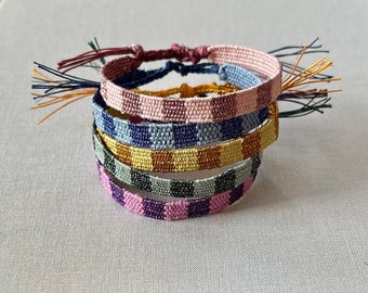 Narrow woven bracelet with linen and silk