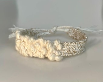 Woven bracelet with linen and cotton