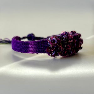 Woven bracelet with silk and linen image 5