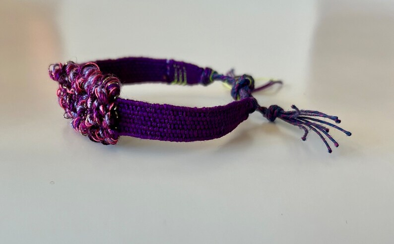 Woven bracelet with silk and linen image 3