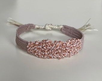 Woven bracelet with silk and linen