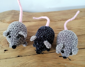 Crocheted Mouse Amigurumi: Handmade Stuffed Animal Toy