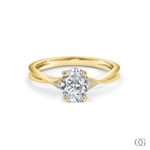 Dainty Petite Shining Engagement Ring (1.1)