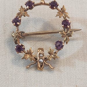 antique amethyst & gold round brooch pin Victorian art nouveau