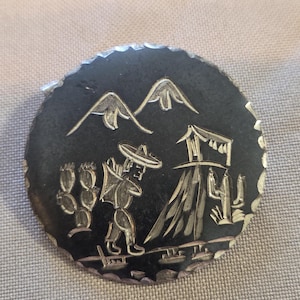 Vintage 80s engraved sterling silver mexico eagle hallmarked pin brooch weighs 8.3 grams 40mm diameter