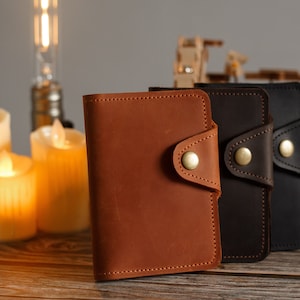 Personalisierte Leder Passhülle, Benutzerdefinierte Initialen, Reisebrieftasche, Geschenk für Sie, Freundin, Mutter, Schwester, Frau, Freunde