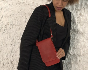 Slim Mobile Phone Bag, Phone Shoulder Bag, Crossbody Bag for Mobile Phone, Cell Phone Bag, Personalized leather cross body phone bag