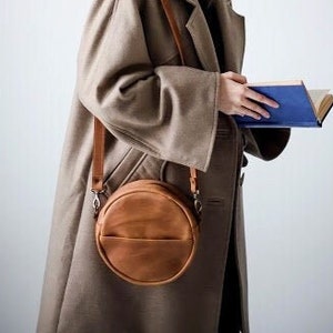 Round Leather Purse for Women, Minimalist Circular Crossbody Bag, Round Leather Bag, Genuine Leather Tote Bag, Black Circular leather bag