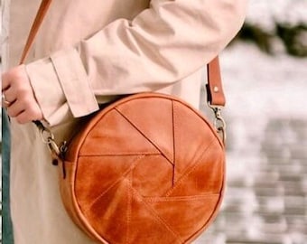 Custom circle leather bag, Round Leather Bag, Genuine Leather Crossbody Bag, Round leather purse, Women round crossbody bag, Gift for her