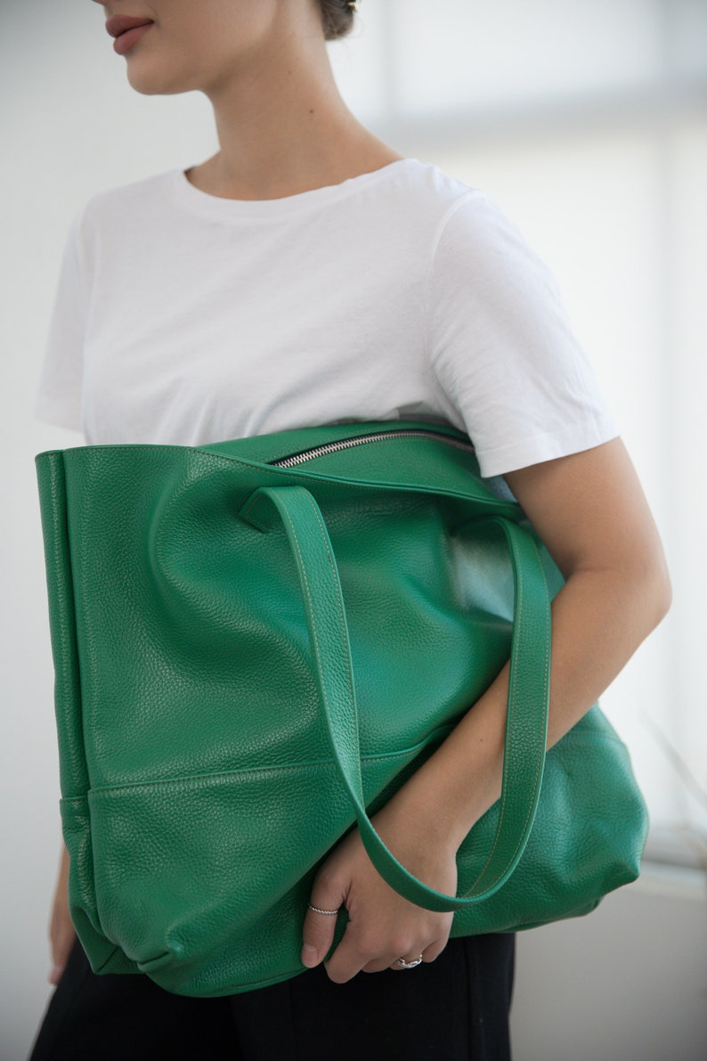 Genuine leather tote bag for women, Black laptop tote bag, Personalized leather tote, Handmade tote bag, Shoulder shopper for girlfriend imagem 8