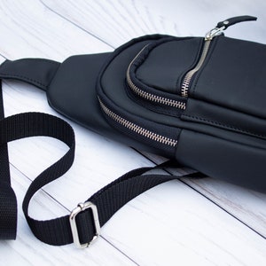Bolso de pecho informal, bolso de cuero negro para hombre, bolso de pecho personalizado para hombre, bolso bandolera de viaje, bolso de hombro, el mejor regalo para el Día del Padre