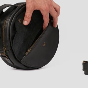Custom Leather Circular Bag, Personalized Round Crossbody Purse, Handmade Handbag, Gift For Her, Woman&#39;s Anniversary Gift, Christmas Gift