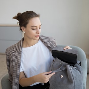Mochila de ante para mujer, mochila para portátil hecha a mano en piel, mochila hipster de ante, mochila marrón para uso diario, mochila para ella imagen 7