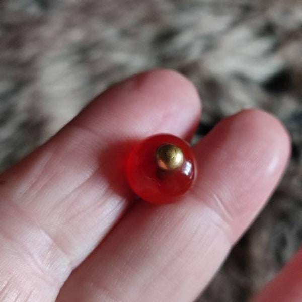 Carnelian small domed button