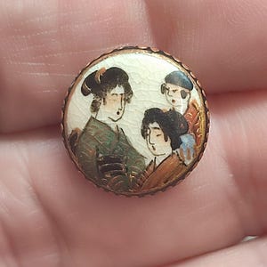 Antique satsuma button