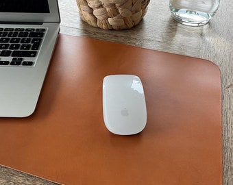 Mouse pad - Robust, Elegant & Sustainable - pure saddler leather - Stylish gift for office + workplace - Remote - Self-employment