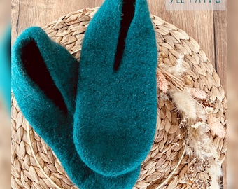 Felt slippers with soles, handmade in Bavaria, available in 57 colors. Personalized slippers, house socks, guest slippers, gift for women, men, and children.