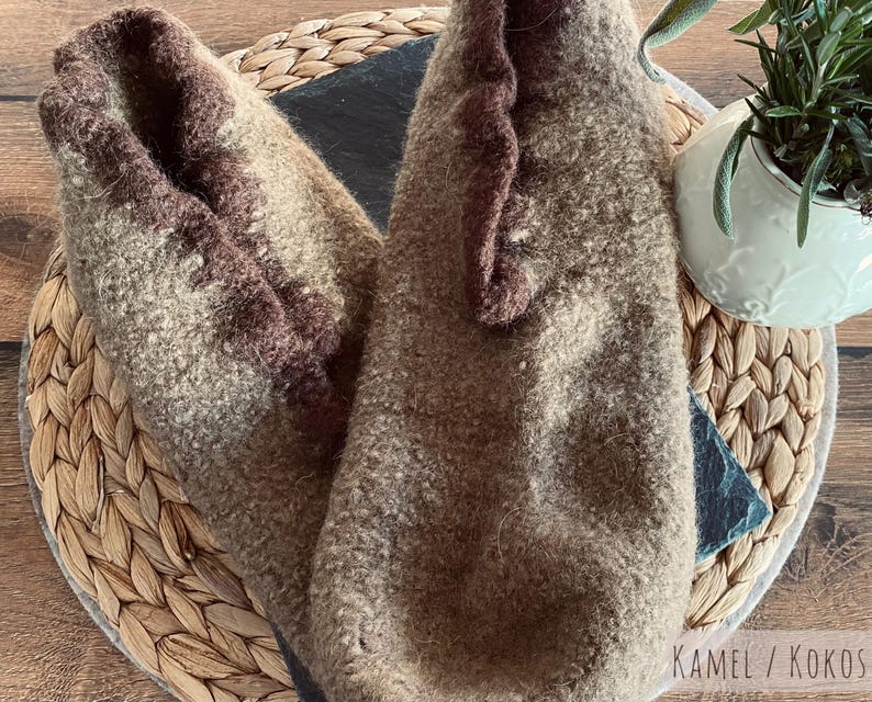 Felt shoes with raised shaft in two individual colors made from purest new wool // Gift for him and her // image 4