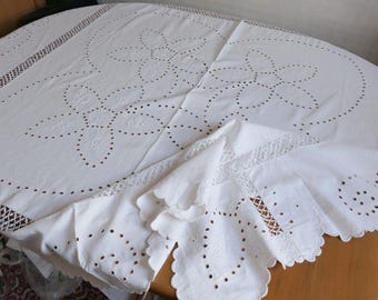 T139 Rare Vintage Handmade Linen Tablecloth Cutwork Embroidery & Bobbin Lace 150x150cm