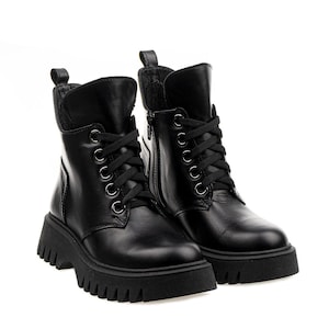 Handmade Black Leather Combat Boots: Chunky Heel Autumn Shoes
