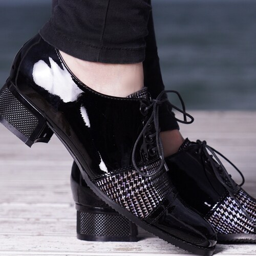 Women's Black Oxford Shoes ~ Saddle Shoes ~ Lace Up ~ Shiny Patent Leather Shoes ~ Tie Shoes ~ Low Heel ~ Chunky Heels for Ladies