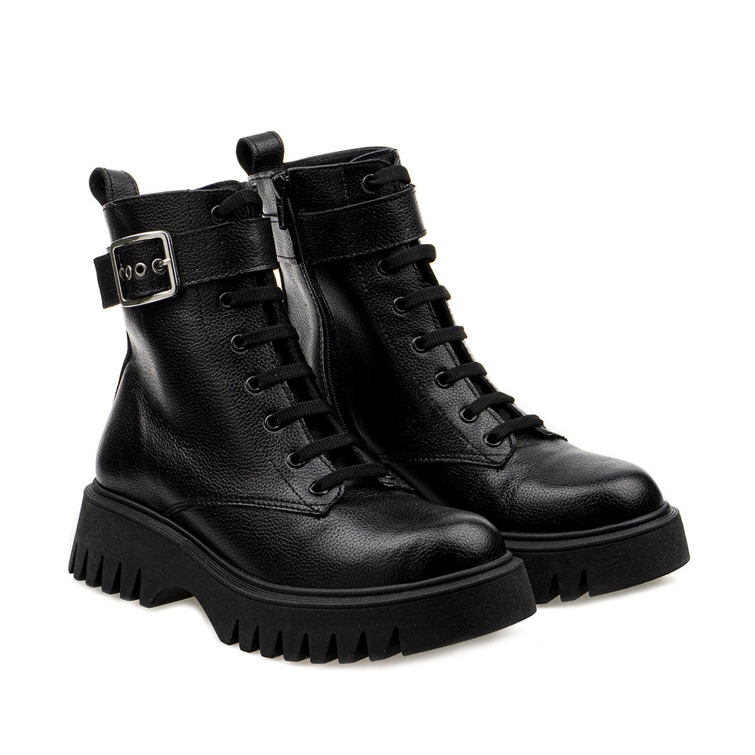 combat boots with heel black