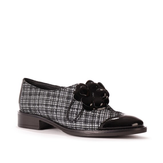women's patent leather oxford shoes